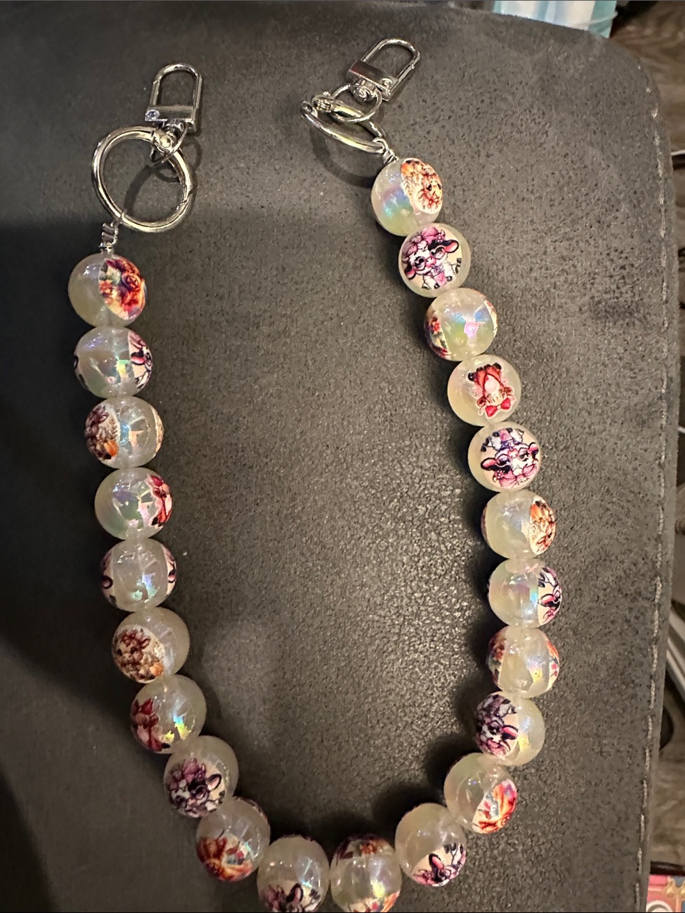Handcrafted Iridescent Floral Bead Bag chain White/Pink New